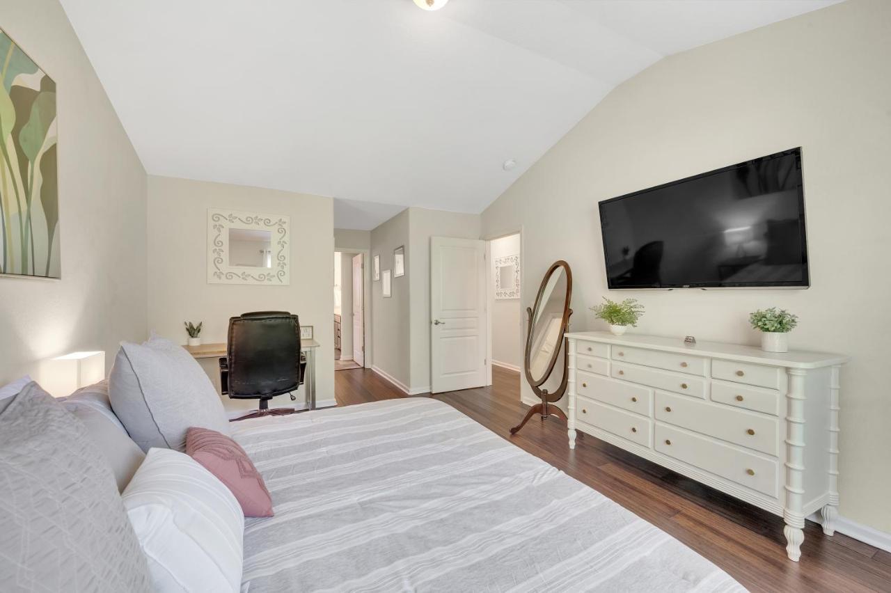 Cozy Home Close To Airport, Downtown, & Us Whitewater Center 샬럿 외부 사진